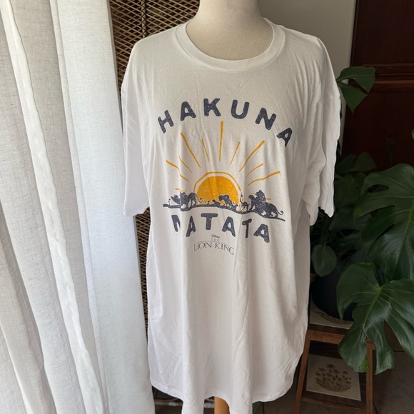Disney lion king White Hakuna Matata T-Shirt - Picture 1 of 3